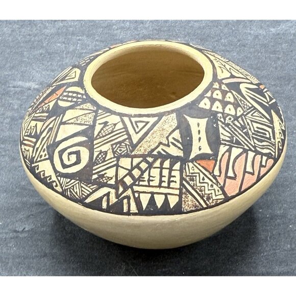 Hopi-Tewa Polychrome Pottery Seed Pot Signed by Ta'wy" Native American Art - Picture 4 of 8